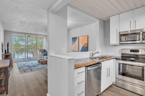 Condominio en venta en Davie, Florida, 2 dormitorios, 90.12 m2 № 2029842 - foto 3