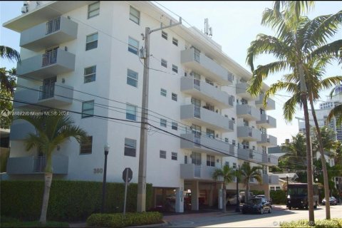 Condominio en venta en Miami Beach, Florida, 1 dormitorio, 58.16 m2 № 1461179 - foto 1