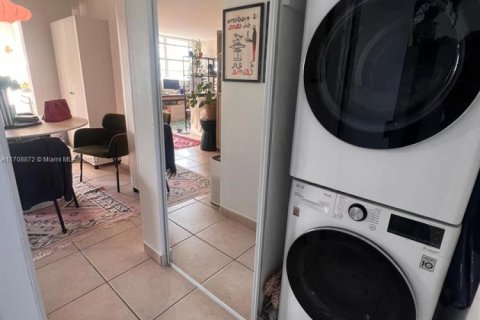 Condominio en venta en Miami Beach, Florida, 1 dormitorio, 58.16 m2 № 1461179 - foto 11