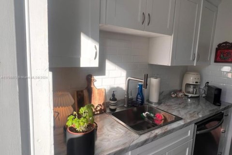 Condominio en venta en Miami Beach, Florida, 1 dormitorio, 58.16 m2 № 1461179 - foto 10