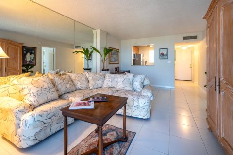 Condo in Pompano Beach, Florida, 1 bedroom  № 2378418 - photo 6