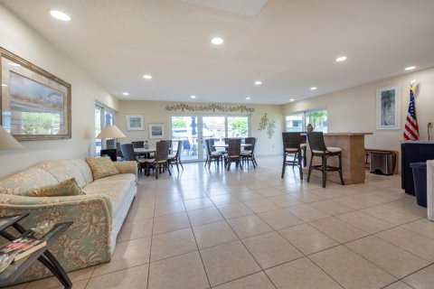Condo in Pompano Beach, Florida, 1 bedroom  № 2378418 - photo 28