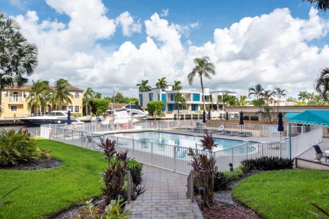Condo in Pompano Beach, Florida, 1 bedroom  № 2378418 - photo 22