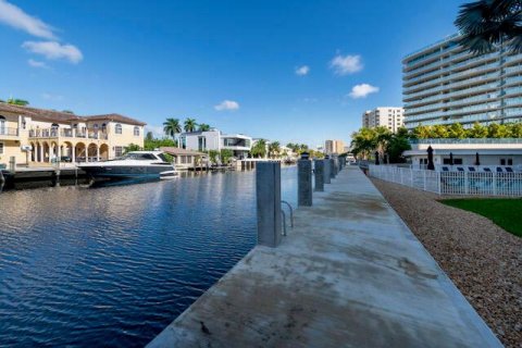 Condo in Pompano Beach, Florida, 1 bedroom  № 2378418 - photo 25