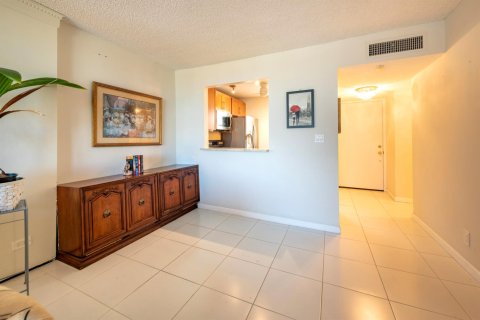 Condo in Pompano Beach, Florida, 1 bedroom  № 2378418 - photo 7