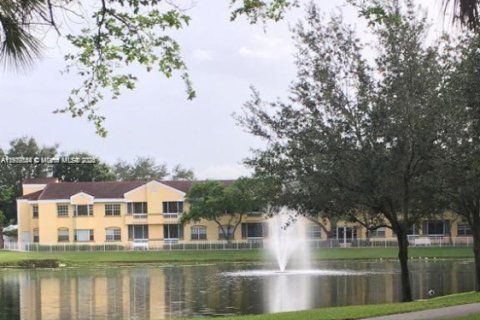 Кондоминиум с 1 спальней в Плантация, Флорида № 1974500