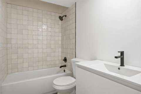 Adosado en alquiler en Miami Lakes, Florida, 3 dormitorios, 118.45 m2 № 1969204 - foto 21