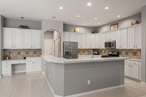 House in Tampa, Florida 4 bedrooms, 326.37 sq.m. № 2094111 - photo 21