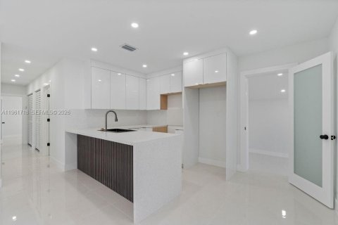 Villa ou maison à vendre à Miami, Floride: 3 chambres, 116.31 m2 № 2024519 - photo 8