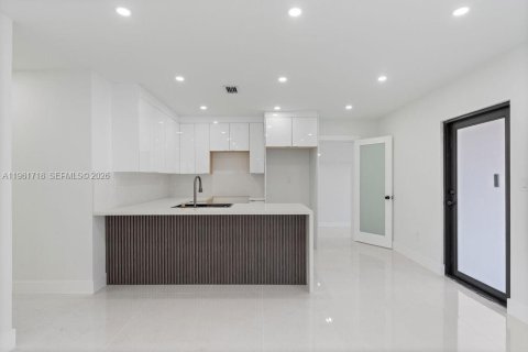 Villa ou maison à vendre à Miami, Floride: 3 chambres, 116.31 m2 № 2024519 - photo 5