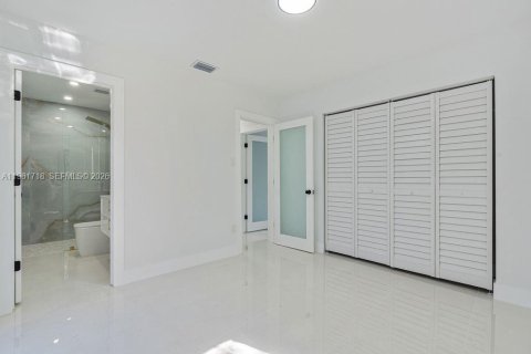Villa ou maison à vendre à Miami, Floride: 3 chambres, 116.31 m2 № 2024519 - photo 22