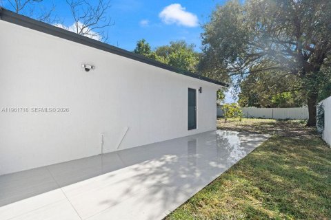 Villa ou maison à vendre à Miami, Floride: 3 chambres, 116.31 m2 № 2024519 - photo 25