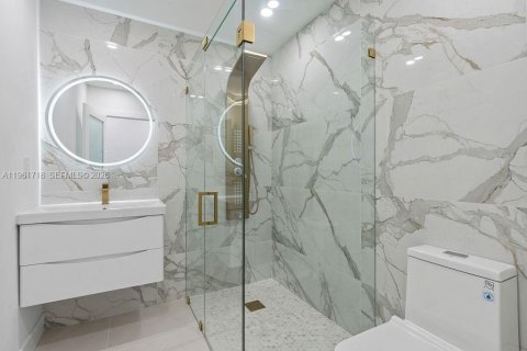 Villa ou maison à vendre à Miami, Floride: 3 chambres, 116.31 m2 № 2024519 - photo 19