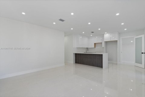 Villa ou maison à vendre à Miami, Floride: 3 chambres, 116.31 m2 № 2024519 - photo 6