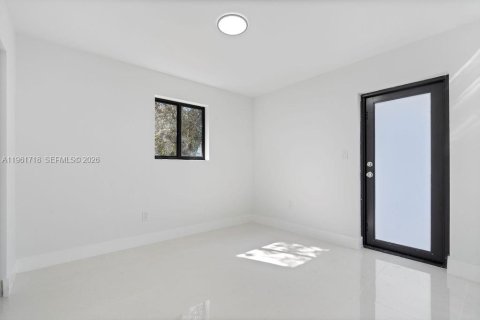 Villa ou maison à vendre à Miami, Floride: 3 chambres, 116.31 m2 № 2024519 - photo 12