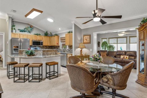 House in The Villages, Florida 3 bedrooms, 162.49 sq.m. № 2157055 - photo 17