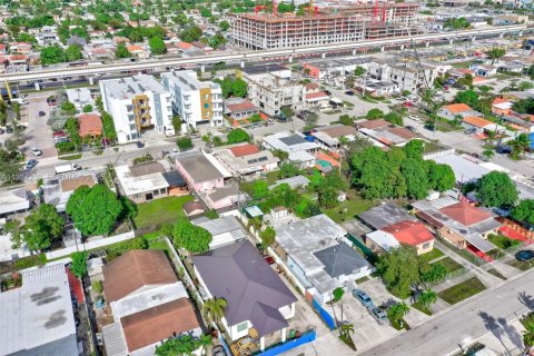 Casa en venta en Hialeah, Florida, 3 dormitorios, 150.04 m2 № 2079768 - foto 5