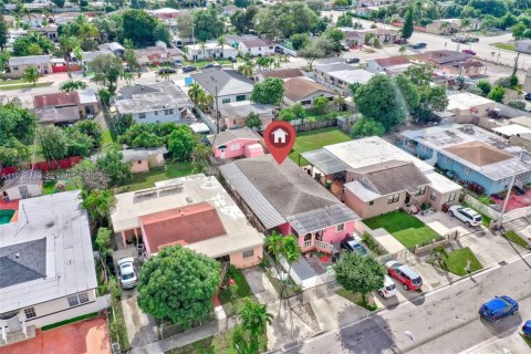 Casa en venta en Hialeah, Florida, 3 dormitorios, 150.04 m2 № 2079768 - foto 4