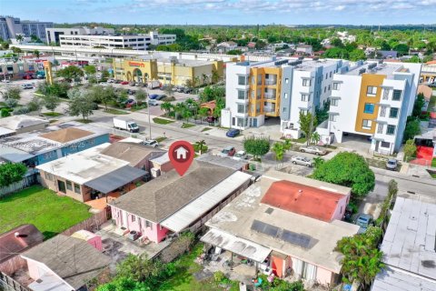 Casa en venta en Hialeah, Florida, 3 dormitorios, 150.04 m2 № 2079768 - foto 2