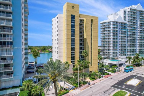 Copropriété à louer à Miami Beach, Floride: 2 chambres, 84.36 m2 № 1883855 - photo 28