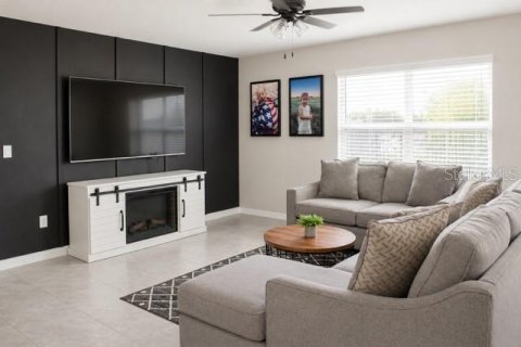 House in Palmetto, Florida 5 bedrooms, 240.8 sq.m. № 2095456 - photo 7
