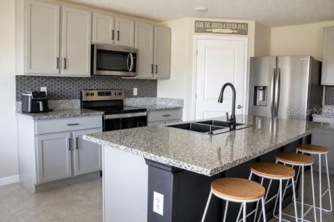 House in Palmetto, Florida 5 bedrooms, 240.8 sq.m. № 2095456 - photo 5