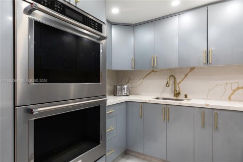 Снять в аренду кондоминиум в Халландейл-Бич, Флорида 3 спальни, 180.23м2, № 2005914 - фото 11