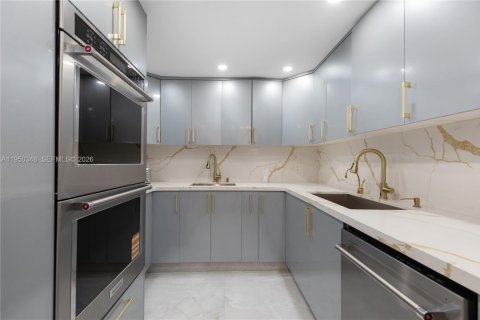 Снять в аренду кондоминиум в Халландейл-Бич, Флорида 3 спальни, 180.23м2, № 2005914 - фото 9