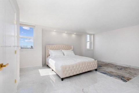 Снять в аренду кондоминиум в Халландейл-Бич, Флорида 3 спальни, 180.23м2, № 2005914 - фото 16