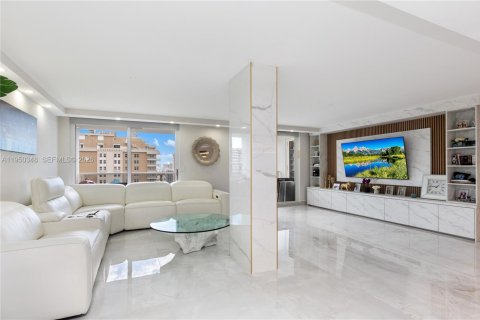 Кондоминиум с 3 спальнями в Халландейл-Бич, Флорида № 2005914