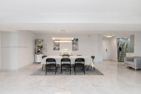 Снять в аренду кондоминиум в Халландейл-Бич, Флорида 3 спальни, 180.23м2, № 2005914 - фото 5