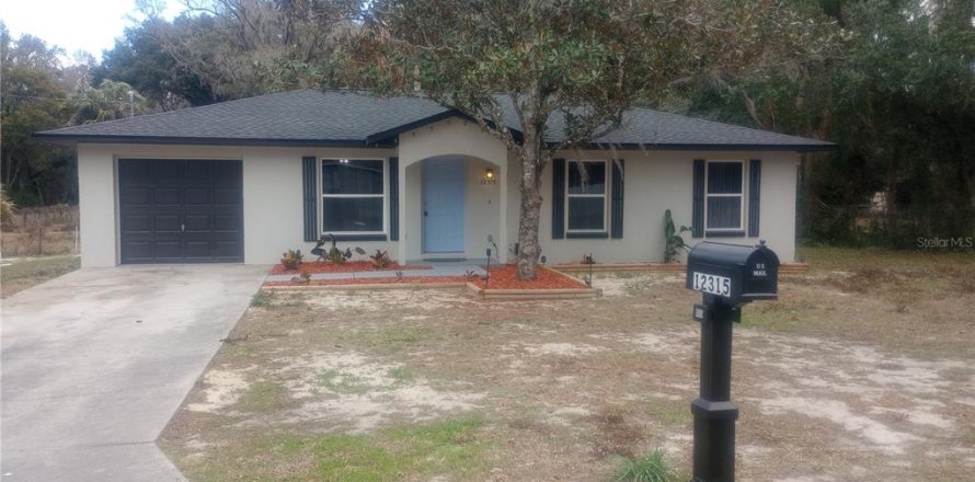 House in Dunnellon, Florida 3 bedrooms, 98.85 sq.m. № 2092049