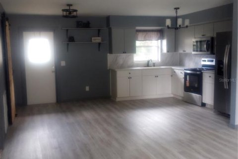 House in Dunnellon, Florida 3 bedrooms, 98.85 sq.m. № 2092049 - photo 8