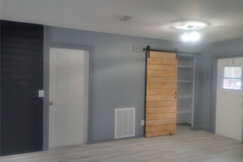 House in Dunnellon, Florida 3 bedrooms, 98.85 sq.m. № 2092049 - photo 5