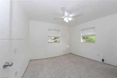 Villa ou maison à vendre à Fort Myers, Floride: 2 chambres, 98.94 m2 № 1954276 - photo 17