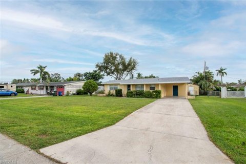 Villa ou maison à vendre à Fort Myers, Floride: 2 chambres, 98.94 m2 № 1954276 - photo 2