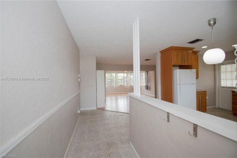 Villa ou maison à vendre à Fort Myers, Floride: 2 chambres, 98.94 m2 № 1954276 - photo 3