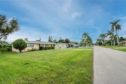 Villa ou maison à vendre à Fort Myers, Floride: 2 chambres, 98.94 m2 № 1954276 - photo 27
