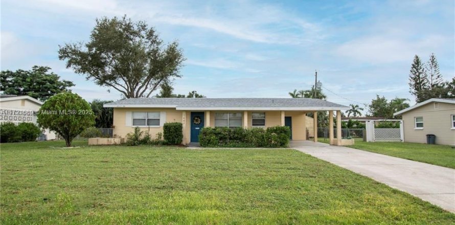 Villa ou maison à Fort Myers, Floride 2 chambres, 98.94 m2 № 1954276