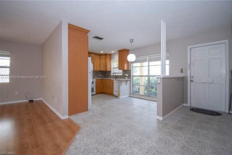 Villa ou maison à vendre à Fort Myers, Floride: 2 chambres, 98.94 m2 № 1954276 - photo 8
