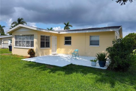 Villa ou maison à vendre à Fort Myers, Floride: 2 chambres, 98.94 m2 № 1954276 - photo 28