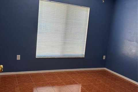 Villa ou maison à louer à Brandon, Floride: 4 chambres, 140 m2 № 2386632 - photo 12