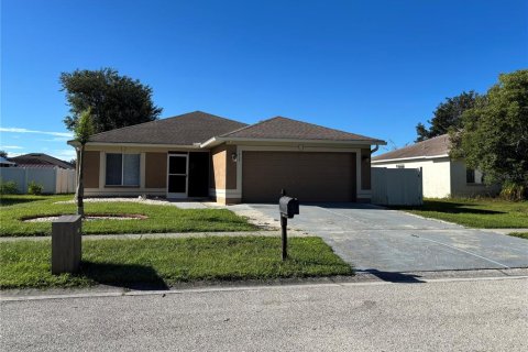 Villa ou maison à Brandon, Floride 4 chambres, 140 m2 № 2386632