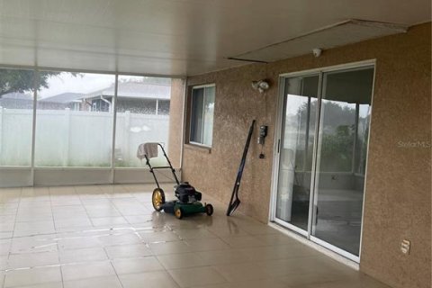 Villa ou maison à louer à Brandon, Floride: 4 chambres, 140 m2 № 2386632 - photo 5