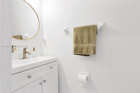 Снять в аренду таунхаус в Майами, Флорида 4 спальни, 163.32м2, № 1989330 - фото 14