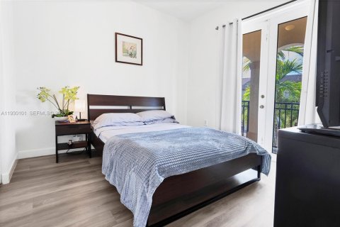 Снять в аренду таунхаус в Майами, Флорида 4 спальни, 163.32м2, № 1989330 - фото 24