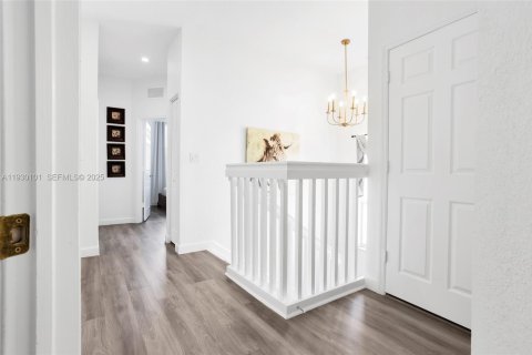 Снять в аренду таунхаус в Майами, Флорида 4 спальни, 163.32м2, № 1989330 - фото 20