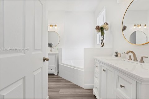 Снять в аренду таунхаус в Майами, Флорида 4 спальни, 163.32м2, № 1989330 - фото 18