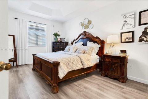 Снять в аренду таунхаус в Майами, Флорида 4 спальни, 163.32м2, № 1989330 - фото 15