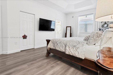 Снять в аренду таунхаус в Майами, Флорида 4 спальни, 163.32м2, № 1989330 - фото 16